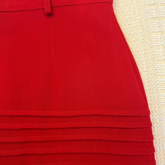 Curvy Ribbed Red Gonnella Skirt size 44 with matching leather belt. - Picture 8 of 16